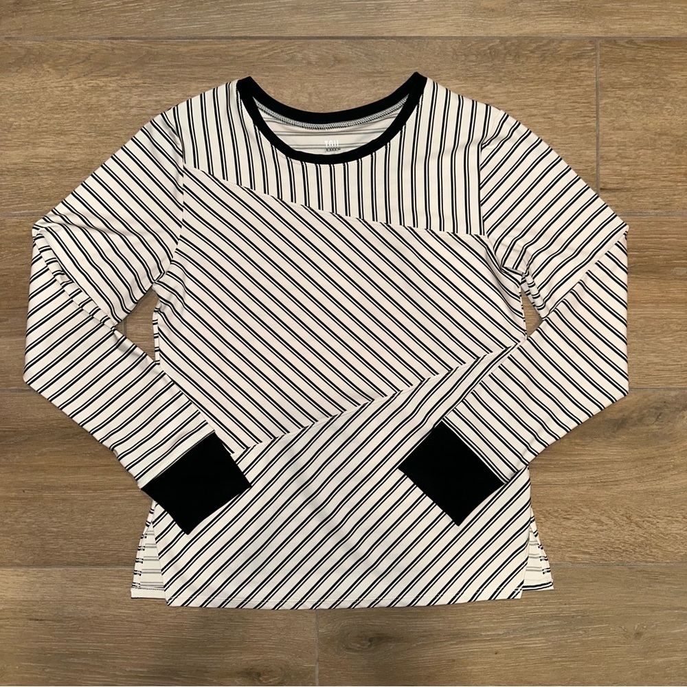 TAIL Long Sleeve black and white striped top like new Medium